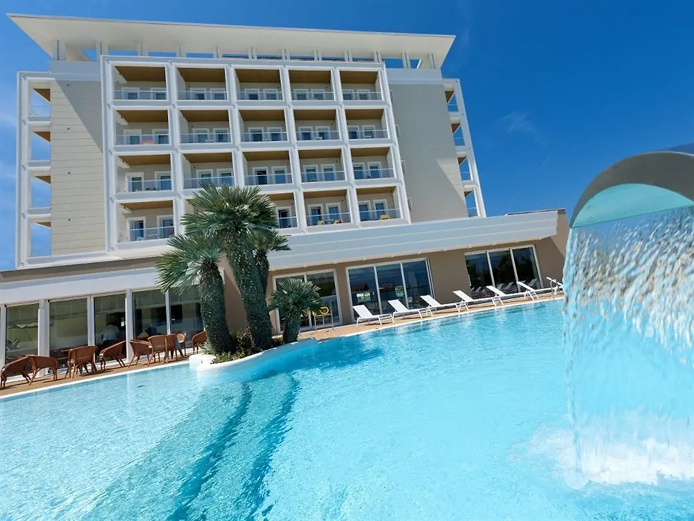 Hotel Ambasciatori Riccione 4*,